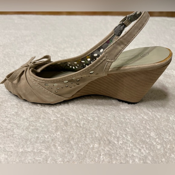 Cité Sling Back Heel with Bow size 8 - Picture 2 of 11